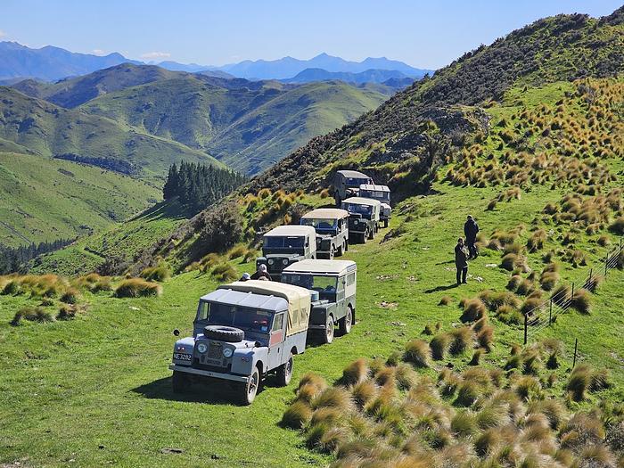 The Esk Head Station Land-Rover Series 1 Expedition logo